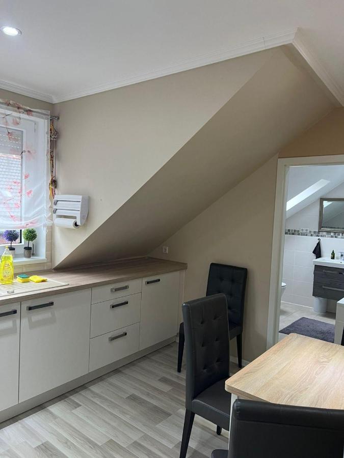 Zentral Gelegenes Apartment In Moenchengladbach Mit W-Lan מראה חיצוני תמונה